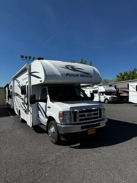 2023 Thor Four Winds - Image 1